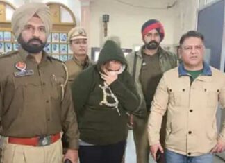 ਲੁਧਿਆਣਾ : ਨਕਲੀ ਮਹਿਲਾ ਜੱਜ ਤੇ ਪੁਲਿਸ ਮੁਲਾਜ਼ਮ ਪਤੀ ਨੌਕਰੀਆਂ ਲਵਾਉਣ ਦੇ ਨਾਂ ‘ਤੇ ਮਾਰਦੇ ਸੀ ਠੱਗੀਆਂ, ਗ੍ਰਿਫਤਾਰ