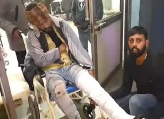 ਜਲੰਧਰ : ਨਵੇਂ ਸਾਲ ਦੀ ਪਾਰਟੀ ਕਰ ਰਹੇ ਨੌਜਵਾਨ ਨੂੰ ਗੁਆਂਢੀਆਂ ਨੇ ਦੂਜੀ ਮੰਜ਼ਿਲ ਤੋਂ ਸੁੱਟਿਆ, ਟੁੱਟੀ ਲੱਤ ਤੇ ਮੋਢੇ ਦੀ ਹੱਡੀ