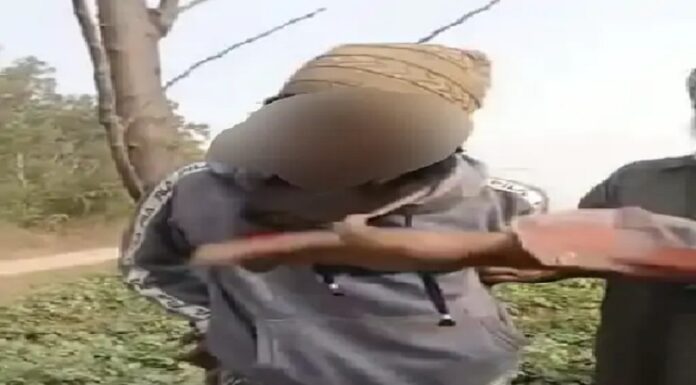 ਲੁਧਿਆਣਾ : ਕਿਸਾਨ ਨੂੰ ਲੁੱਟਣ ਆਏ ਬਦਮਾਸ਼ਾਂ ਦੀ ਲੋਕਾਂ ਨੇ ਖੰਭੇ ਨਾਲ ਬੰਨ੍ਹ ਕੇ ਕੀਤੀ ਛਿੱਤਰ-ਪਰੇਡ