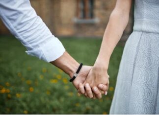 ਵਿਆਹੁਤਾ ਨੇ ਪਾ ਲਈ ਗੁਆਂਢੀ ਨਾਲ ਪਿਆਰ ਦੀ ਪੀਂਘ, ਵਿਆਹ ਦੀ ਜ਼ਿੱਦ ਕਰਨ ਲੱਗਾ ਤਾਂ ਕਹਿੰਦੀ ਪਤੀ ਹੀ ਮੇਰਾ ਸਭ ਕੁਝ ਆ, ਅਗਲੇ ਨੇ ਘਰ ਆ ਕੇ ਧੌਣ ਲਾਹ’ਤੀ