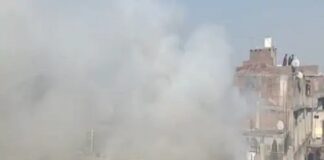 ਲੁਧਿਆਣਾ : ਬਹੁ-ਮੰਜ਼ਿਲਾ ਕੱਪੜਾ ਗੋਦਾਮ ਨੂੰ ਭਿਆਨਕ ਅੱਗ, ਲੱਖਾਂ ਦਾ ਮਾਲ ਸੜ ਕੇ ਸੁਆਹ, ਤੰਗ ਗਲ਼ੀਆਂ ਨੇ ਵਧਾਈ ਫਾਇਰ ਬ੍ਰਿਗੇਡ ਦੀ ਮੁਸ਼ਕਲ