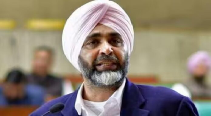 ਸਾਬਕਾ ਵਿੱਤ ਮੰਤਰੀ ਮਨਪ੍ਰੀਤ ਬਾਦਲ ਖਿਲਾਫ ਗ੍ਰਿਫਤਾਰੀ ਵਾਰੰਟ ਜਾਰੀ