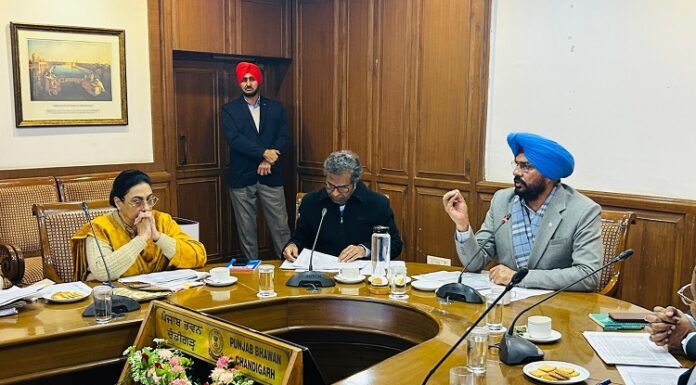 ਵੱਡੀ ਖਬਰ : NRI ਪੰਜਾਬੀਆਂ ਦੀਆਂ ਸ਼ਿਕਾਇਤਾਂ ਦਾ ਹੋਵੇਗਾ ਜਲਦੀ ਹੱਲ, ਪੰਜਾਬ ਸਰਕਾਰ ਕਰਨ ਜਾ ਰਹੀ ਹੈ ਇਹ ਕੰਮ