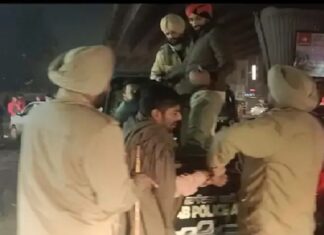 ਲੁਧਿਆਣਾ ‘ਚ ਸ਼ਰਾਰਤੀ ਅਨਸਰਾਂ ‘ਤੇ ਚੱਲਿਆ ਪੁਲਿਸ ਦਾ ਡੰਡਾ, ਸੜਕ ‘ਤੇ ਦੌੜਾ-ਦੌੜਾ ਕੇ ਕੀਤੇ ਗ੍ਰਿਫਤਾਰ