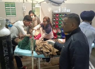 ਵੱਡੀ ਖਬਰ : ਪੁਲ ‘ਤੇ ਗੁਬਾਰੇ ਭਰਦਿਆਂ ਸਿਲੰਡਰ ਬਲਾਸਟ, ਪਿਓ-ਪੁੱਤ ਦੀਆਂ ਲੱਤਾਂ-ਬਾਹਾਂ ਧਮਾਕੇ ਨਾਲ ਹੋਈਆਂ ਵੱਖ, ਹਾਲਤ ਸੀਰੀਅਸ