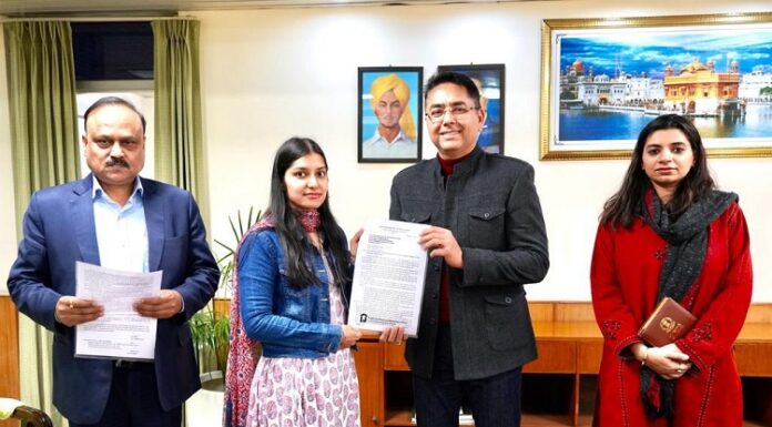 ਮੰਤਰੀ ਅਮਨ ਅਰੋੜਾ ਨੇ ਮਕਾਨ ਉਸਾਰੀ ਤੇ ਸ਼ਹਿਰੀ ਵਿਕਾਸ ਵਿਭਾਗ ‘ਚ 19 ਜੂਨੀਅਰ ਇੰਜੀਨੀਅਰਾਂ ਨੂੰ ਨਿਯੁਕਤੀ ਪੱਤਰ ਸੌਂਪੇ