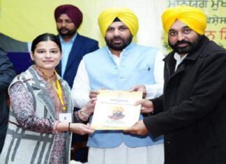 ਲੋਕ ਨਿਰਮਾਣ ਵਿਭਾਗ ਦੇ ਨਵ-ਨਿਯੁਕਤ 188 ਜੇਈਜ਼ ਨੂੰ ਮੁੱਖ ਮੰਤਰੀ ਨੇ ਸੌਂਪੇ ਨਿਯੁਕਤੀ ਪੱਤਰ