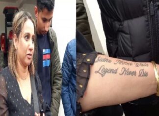 ਅਮਰੀਕਾ ਤੋਂ ਆਈ ਲੜਕੀ ਨੇ ਬਾਂਹ ‘ਤੇ ਬਣਵਾਇਆ ਸਿੱਧੂ ਦਾ ਟੈਟੂ, ਦੂਜੀ ‘ਤੇ ਲਿਖਵਾਇਆ ਗੀਤ ਲੀਜੈਂਡ ਨੈਵਰ ਡਾਈ