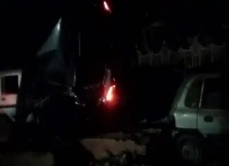 ਥਾਣੇ ਬਾਹਰ ਖੜ੍ਹੀਆਂ ਗੱਡੀਆਂ ‘ਤੇ ਸ਼ਰਾਬੀਆਂ ਨੇ ਚੜ੍ਹਾਈ ਕਾਰ, ਹੋਇਆ ਜ਼ੋਰਦਾਰ ਧਮਾਕਾ, ਲੱਗੀ ਅੱਗ