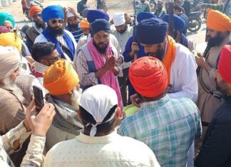 Breaking : ਤੂਫਾਨ ਸਿੰਘ ਦੀ ਰਿਹਾਈ ਦੇ ਹੋਏ ਹੁਕਮ, ਸਾਥੀਆਂ ਨਾਲ ਜੇਲ ਦੇ ਬਾਹਰ ਪਹੁੰਚੇ ਅੰਮ੍ਰਿਤਪਾਲ ਸਿੰਘ