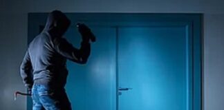 ਚੰਡੀਗੜ੍ਹ ‘ਚ ਅਜੀਬੋ-ਗਰੀਬ ਚੋਰੀ : ਕੈਸ਼ ਵੇਖ ਕੇ ਅਲਮਾਰੀ ਨਾਲ ਲੈ ਗਿਆ ਚੋਰ