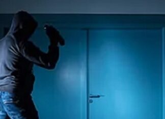 ਚੰਡੀਗੜ੍ਹ ‘ਚ ਅਜੀਬੋ-ਗਰੀਬ ਚੋਰੀ : ਕੈਸ਼ ਵੇਖ ਕੇ ਅਲਮਾਰੀ ਨਾਲ ਲੈ ਗਿਆ ਚੋਰ