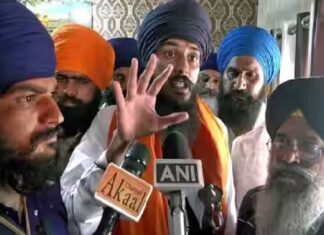 ਅੰਮ੍ਰਿਤਪਾਲ ਨੇ ਦਿੱਤੀ ਪੰਜਾਬ ਡੀਜੀਪੀ ਨੂੰ ਚਿਤਾਵਨੀ : ਜੇ ਦੁਬਾਰਾ ਜਾਂਚ ਕਰ ਕੇ ਕੋਈ ਕਾਰਵਾਈ ਕੀਤੀ ਤਾਂ ਮੁੜ ਇਹੀ ਹਾਲਾਤ ਹੋਣਗੇ