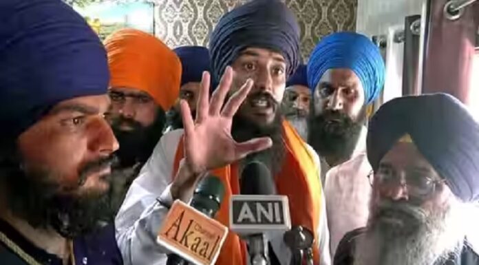 ਅੰਮ੍ਰਿਤਪਾਲ ਨੇ ਦਿੱਤੀ ਪੰਜਾਬ ਡੀਜੀਪੀ ਨੂੰ ਚਿਤਾਵਨੀ : ਜੇ ਦੁਬਾਰਾ ਜਾਂਚ ਕਰ ਕੇ ਕੋਈ ਕਾਰਵਾਈ ਕੀਤੀ ਤਾਂ ਮੁੜ ਇਹੀ ਹਾਲਾਤ ਹੋਣਗੇ