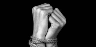 ਬਿਜਲੀ ਚੋਰੀ ਫੜਨ ਗਏ ਅਧਿਕਾਰੀਆਂ ਨੂੰ ਕਿਸਾਨਾਂ ਨੇ ਬਣਾ ਲਿਆ ਬੰਧਕ