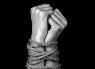 ਬਿਜਲੀ ਚੋਰੀ ਫੜਨ ਗਏ ਅਧਿਕਾਰੀਆਂ ਨੂੰ ਕਿਸਾਨਾਂ ਨੇ ਬਣਾ ਲਿਆ ਬੰਧਕ