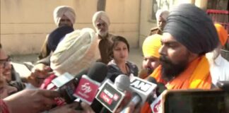 ਅੰਮ੍ਰਿਤਪਾਲ ਸਿੰਘ ਦਾ ਸਮਰਥੱਕ ਲਵਪ੍ਰੀਤ ਤੂਫਾਨ ਜੇਲ ‘ਚੋਂ ਆਇਆ ਬਾਹਰ, ਹੁਣ ਸਾਥੀਆਂ ਸਮੇਤ ਹਰਿਮੰਦਰ ਸਾਹਿਬ ਜਾਣਗੇ ਮੱਥਾ ਟੇਕਣ