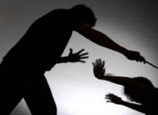 ਸੈਲੂਨ ਮਾਲਿਕ ਤੋਂ ਵਿਅਕਤੀਆਂ ਨੇ ਮੋਬਾਇਲ ਖੋਹਣ ਦੀ ਕੀਤੀ ਕੋਸ਼ਿਸ਼, ਵਿਰੋਧ ਕਰਨ ‘ਤੇ ਮਾਰੇ ਕਾਪੇ