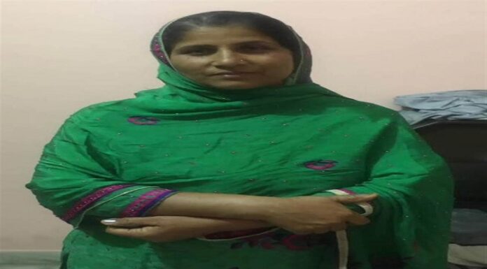 ਦਿਨ-ਦਿਹਾੜੇ ਔਰਤ ਨੂੰ ਕੁਹਾੜੀਆਂ ਨਾਲ ਵੱਢਿਆ, ਨੌਕਰ ਦੇ ਘਰ ਆਉਣ ‘ਤੇ ਲੱਗਾ ਵਾਰਦਾਤ ਦਾ ਪਤਾ