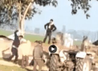 ਖੇਤ ‘ਚ ਡਿੱਗੀ ਚਪਲ ਚੁੱਕਣ ਗਏ ਅਨੁਸੂਚਿਤ ਜਾਤੀ ਦੇ ਬੱਚੇ ਨੂੰ ਜ਼ਿਮੀਂਦਾਰ ਨੇ ਡੰਡਿਆਂ ਨਾਲ ਕੁੱਟਿਆ, ਕੱਢੀਆਂ ਗਾਲ੍ਹਾਂ