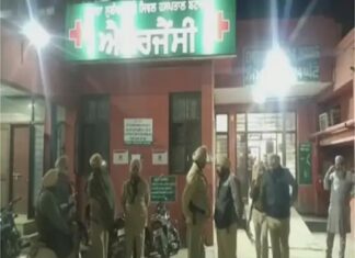 ਬਟਾਲਾ ‘ਚ ਵੱਡੀ ਵਾਰਦਾਤ : ਦੋ ਗੱਡੀਆਂ ‘ਚ ਆਏ 8 ਹਮਲਾਵਰਾਂ ਨੇ ਘਰ ਅੰਦਰ ਵੜ ਕੇ ਸਾਬਕਾ ਸਰਪੰਚ ਦੀ ਛਾਤੀ ‘ਚ ਮਾਰੀਆਂ ਗੋਲ਼ੀਆਂ