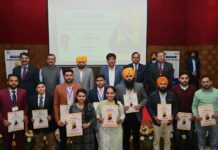 ਜਲ ਸਪਲਾਈ ਤੇ ਸੈਨੀਟੇਸ਼ਨ ਦੇ ਜੂਨੀਅਰ ਇੰਜੀਨੀਅਰਾਂ ਅਤੇ ਸਹਿਕਾਰਤਾ ਵਿਭਾਗ ਦੇ ਕਲਰਕਾਂ ਨੂੰ ਨਿਯੁਕਤੀ ਪੱਤਰ ਸੌਂਪੇ