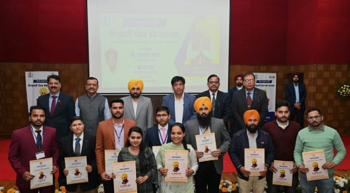 ਜਲ ਸਪਲਾਈ ਤੇ ਸੈਨੀਟੇਸ਼ਨ ਦੇ ਜੂਨੀਅਰ ਇੰਜੀਨੀਅਰਾਂ ਅਤੇ ਸਹਿਕਾਰਤਾ ਵਿਭਾਗ ਦੇ ਕਲਰਕਾਂ ਨੂੰ ਨਿਯੁਕਤੀ ਪੱਤਰ ਸੌਂਪੇ