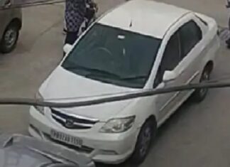 ਜਲੰਧਰ : ਘਰ ਦੇ ਬਾਹਰ ਖੜ੍ਹੀ ਕਾਰ ਚੋਰਾਂ ਨੇ ਇਕ ਮਿੰਟ ‘ਚ ਕੀਤੀ ਚੋਰੀ, ਸੀਸੀਟੀਵੀ ‘ਚ ਕੈਦ ਚੋਰ