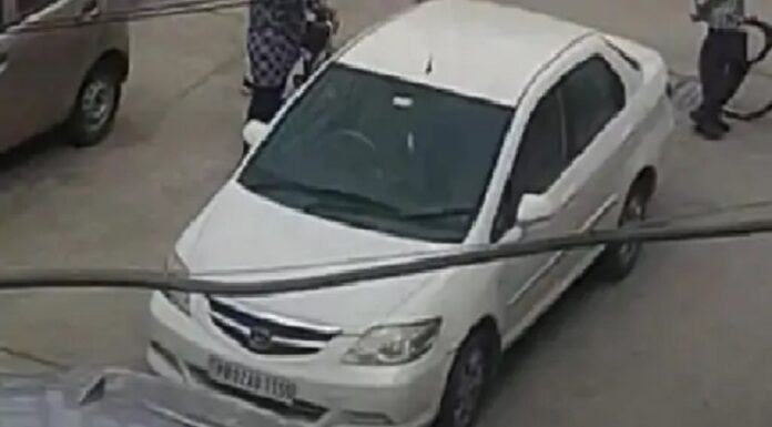 ਜਲੰਧਰ : ਘਰ ਦੇ ਬਾਹਰ ਖੜ੍ਹੀ ਕਾਰ ਚੋਰਾਂ ਨੇ ਇਕ ਮਿੰਟ ‘ਚ ਕੀਤੀ ਚੋਰੀ, ਸੀਸੀਟੀਵੀ ‘ਚ ਕੈਦ ਚੋਰ