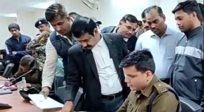 ਆਪਾਂ ਫੌਜੀ ਆਂ, ਫੌਜੀ ਭਲਾ ਕਿਸੇ ਨਾਲ ਠੱਗੀ ਮਾਰ ਸਕਦੈ, ਐਦਾਂ ਦੇ ਡਾਇਲਾਗ ਮਾਰ-ਮਾਰ ਕੇ ਸੇਵਾਮੁਕਤ ਸਿਪਾਹੀ ਨੇ 200 ਫੌਜੀਆਂ ਤੋਂ ਠੱਗ ਲਏ 80 ਕਰੋੜ