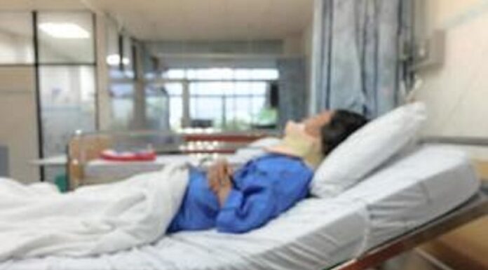 ਪਤਨੀ ਤੇ ਬੱਚਿਆਂ ਨੂੰ ਮਾਰਨ ਲਈ ਜ਼ਹਿਰ ਵਾਲੀ ਘਰੇ ਭੇਜੀ ਮਠਿਆਈ, ਖਾਣ ‘ਤੇ ਵਾਈਫ ਬੇਹੋਸ਼, ਲਿਵਿੰਗ ‘ਚ ਰਹਿੰਦੈ ਪਤੀ