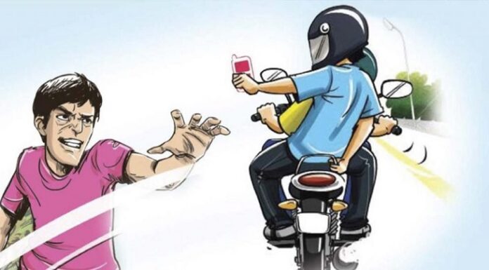 ਲੁਧਿਆਣਾ : ਕਿਰਪਾਨਾਂ ਮਾਰ ਕੇ ਮੋਟਰਸਾਈਕਲ ਸਵਾਰ ਤੋਂ ਮੁੰਦਰੀ ਤੇ ਫੋਨ ਖੋਹ ਕੇ ਅਣਪਛਾਤੇ ਫਰਾਰ