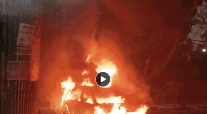 ਲੁਧਿਆਣਾ ‘ਚ ਪੁਲ ਹੇਠਾਂ ਖੜ੍ਹੀ ਕਾਰ ਨੂੰ ਸ਼ੱਕੀ ਹਾਲਾਤਾਂ ‘ਚ ਲੱਗੀ ਅੱਗ, ਹੋਏ ਕਈ ਧਮਾਕੇ