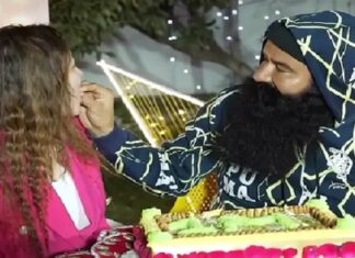 ਹਨੀ ਪ੍ਰੀਤ ਦੇ ਇੰਸਟਾਗ੍ਰਾਮ ‘ਤੇ ਹੋਏ 1 ਮਿਲੀਅਨ ਫੋਲੋਅਰ, ਖੁਸ਼ੀ ‘ਚ ਰਾਮ ਰਹੀਮ ਨਾਲ ਮਿਲ ਕੇ ਕੱਟਿਆ ਕੇਕ