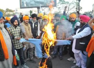 ਲਤੀਫਪੁਰਾ ਦੇ ਲੋਕਾਂ ਨੇ ਸ਼ੁਰੂ ਕੀਤੀ ਭੁੱਖ ਹੜਤਾਲ, ਕਿਹਾ- ਕਿਤੇ ਨਹੀਂ ਜਾਵਾਂਗੇ, ਇਥੇ ਹੀ ਘਰ ਬਣਾਵਾਂਗੇ