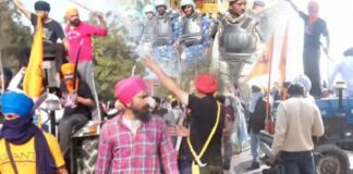 ਕੌਮੀ ਇਨਸਾਫ਼ ਮੋਰਚੇ ‘ਤੇ ਚੰਡੀਗੜ੍ਹ ਪੁਲਿਸ ਵੱਲੋਂ ਲਾਠੀਚਾਰਜ, ਛੱਡੀਆਂ ਪਾਣੀ ਦੀਆਂ ਬੁਛਾੜਾਂ