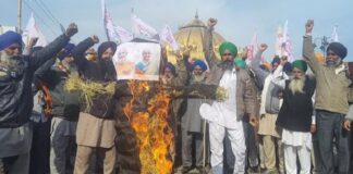 ਬਜਟ ਤੋਂ ਨਿਰਾਸ਼ ਕਿਸਾਨਾਂ ਨੇ ਸਾੜਿਆ ਵਿੱਤ ਮੰਤਰੀ ਦਾ ਪੁਤਲਾ, ਕੇਂਦਰ ‘ਤੇ ਲਗਾਏ ਖੇਤੀ ਖੇਤਰ ਨੂੰ ਨਜ਼ਰਅੰਦਾਜ਼ ਕਰਨ ਦੇ ਦੋਸ਼, ਸੂਬੇ ਭਰ ‘ਚ ਪ੍ਰਦਰਸ਼ਨ