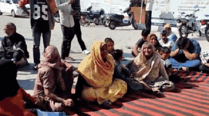 ਪ੍ਰਾਈਵੇਟ ਹਸਪਤਾਲ ਦੀ ਕਰਤੂਤ ! ਜਿਸ ਮਰੀਜ਼ ਨੂੰ ਐਲਾਨਿਆ ਮ੍ਰਿਤਕ, ਚੰਡੀਗੜ੍ਹ PGI ਜਾ ਕੇ ਹੋਇਆ ਜ਼ਿੰਦਾ, ਰਿਸ਼ਤੇਦਾਰਾਂ ਨੇ ਘੇਰਿਆ ਹਸਪਤਾਲ