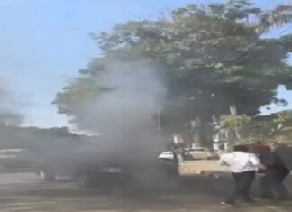 ਚੰਡੀਗੜ੍ਹ : PGI ਚੈੱਕਅਪ ਲਈ ਆਏ ਪਰਿਵਾਰ ਦੀ ਗੱਡੀ ਨੂੰ ਲੱਗੀ ਅੱਗ, ਮਸਾਂ ਬਚੀਆਂ ਜਾਨਾਂ