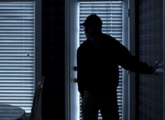 ਮੋਹਾਲੀ : ਵਿਆਹ ਵਾਲੇ ਘਰੋਂ 16 ਲੱਖ ਕੈਸ਼ ਤੇ 15 ਤੋਲੇ ਸੋਨਾ ਚੋਰੀ, ਲਾੜੇ ਦੇ ਨਵੇਂ ਕੱਪੜੇ ਵੀ ਲੈ ਗਏ ਚੋਰ