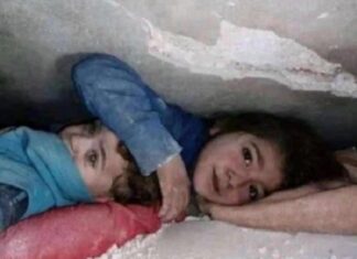 ਸੀਰੀਆ : ਮਲਬੇ ਹੇਠਾਂ ਦੱਬੀ ਬੱਚੀ ਨੇ ਇੰਝ ਬਚਾਈ ਭਰਾ ਦੀ ਜਾਨ, 17 ਘੰਟਿਆਂ ਬਾਅਦ ਫਸੇ ਦੋਵੇਂ ਮਾਸੂਮਾਂ ਨੂੰ ਕੱਢਿਆ ਬਾਹਰ