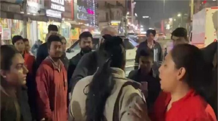 ਨਿੱਜੀ ਸਕੂਲ ਦੀ ਪ੍ਰਿੰਸੀਪਲ ਨੇ ਦੁਕਾਨ ਤੋਂ ਕਿਤਾਬ ਕੀਤੀ ਚੋਰੀ, ਫੜੇ ਜਾਣ ‘ਤੇ ਦੱਸਿਆ ਖੁਦ ਨੂੰ ਮਾਨਸਿਕ ਪ੍ਰੇਸ਼ਾਨ