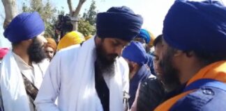 ਅਜਨਾਲਾ ‘ਚ ਪ੍ਰਦਰਸ਼ਨ ਕਰਨ ਲਈ ਅੰਮ੍ਰਿਤਪਾਲ ਸਾਥੀਆਂ ਦੇ ਕਾਫਲੇ ਨਾਲ ਹੋਏ ਰਵਾਨਾ