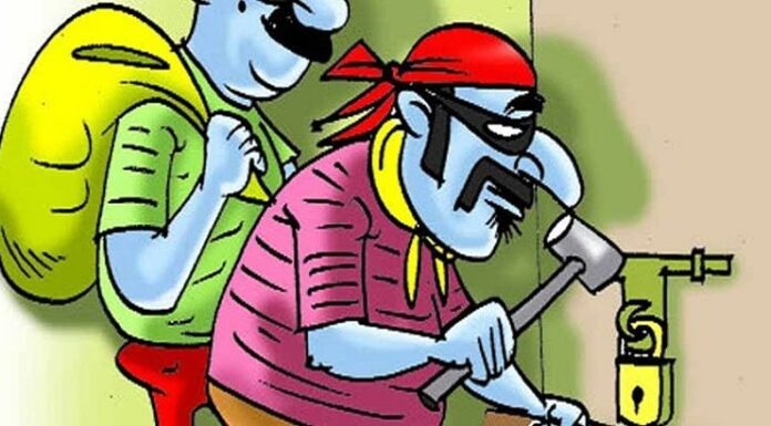 ਫਗਵਾੜਾ : ਚੋਰਾਂ ਨੇ ਜੱਜ ਵੀ ਨੀਂ ਛੱਡੀ, ਕੋਠੀ ‘ਚੋਂ ਉਡਾਏ ਲੱਖਾਂ ਦੇ ਗਹਿਣੇ, ਜਾਂਦੇ ਹੋਏ ਜੱਜ ਸਾਹਿਬਾ ਦੀ ਮੇਕਅੱਪ ਕਿੱਟ ਵੀ ਲੈ ਗਏ