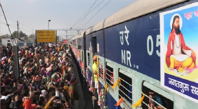 ਜਲੰਧਰ : ਮੁੱਖ ਮੰਤਰੀ ਨੇ ਹਰੀ ਝੰਡੀ ਦੇ ਕੇ ਬੇਗਮਪੁਰਾ ਐਕਸਪ੍ਰੈਸ ਨੂੰ ਕਾਂਸ਼ੀ ਲਈ ਕੀਤਾ ਰਵਾਨਾ, ਸਿਟੀ ਰੇਲਵੇ ਸਟੇਸ਼ਨ ‘ਤੇ ਦਿਸਿਆ ਆਸਥਾ ਦਾ ਹੜ੍ਹ