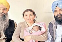 ਲੁਧਿਆਣਾ : 2 ਸਾਲ ਦੀ ਧੀ ਸਮੇਤ 4 ਬੱਚਿਆਂ ਨੂੰ ਟਰੇਨ ‘ਚ ਛੱਡ ਕੇ ਪਿਤਾ ਗਾਇਬ, ਭਾਲ ਦੇ ਬਾਵਜੂਦ ਨਹੀਂ ਮਿਲਿਆ, ਚਾਈਲਡਲਾਈਨ ਕਰ ਰਹੀ ਦੇਖਭਾਲ