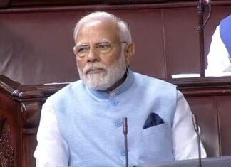 ਕਬਾੜ ਦੀ ਪਲਾਸਟਿਕ ਤੋਂ ਬਣੀ ਹੈ ਮੋਦੀ ਦੀ ਇਹ ਖਾਸ ਜੈਕੇਟ, ਕੀਮਤ ਜਾਣ ਕੇ ਹੋ ਜਾਵੋਗੇ ਹੈਰਾਨ