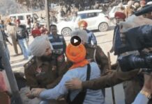 ਅਜਨਾਲਾ ‘ਚ ਮਾਹੌਲ ਗਰਮ : ਅੰਮ੍ਰਿਤਪਾਲ ਦੇ ਨਾ ਪੁੱਜਣ ਕਾਰਨ ਪੁਲਿਸ ਨੇ ਸਮਰਥਕਾਂ ਨੂੰ ਧਰਨੇ ਤੋਂ ਚੁੱਕਣਾ ਕੀਤਾ ਸ਼ੁਰੂ