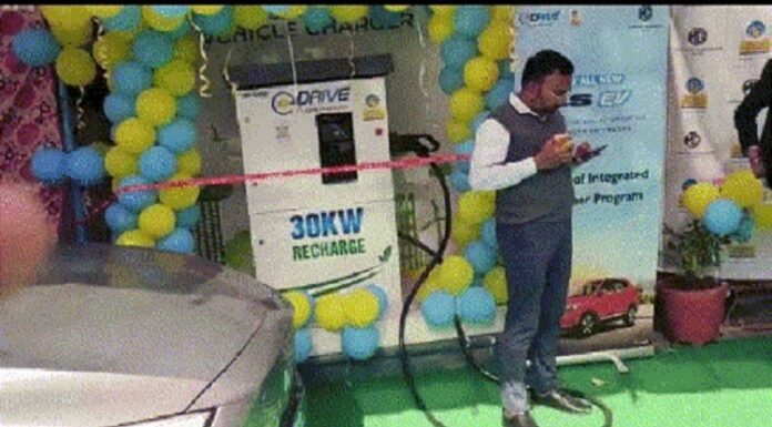 ਪੰਜਾਬ ਦੇ ਪੈਟਰੋਲ ਪੰਪਾਂ ‘ਤੇ ਇਲੈਕਟ੍ਰੀਕਲ ਕਾਰ ਚਾਰਜਿੰਗ ਸਿਸਟਮ ਸ਼ੁਰੂ, ਨਕਦ ਨਹੀਂ, BPCL ਐਪ ਰਾਹੀਂ ਹੋਵੇਗਾ ਡਿਜੀਟਲ ਭੁਗਤਾਨ