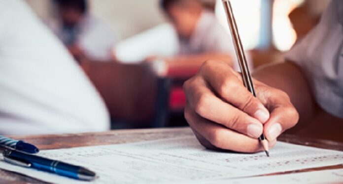 ਲੁਧਿਆਣਾ : ਪ੍ਰੀਖਿਆ ਕੇਂਦਰ ‘ਚ ਦੋਸਤ ਦੀ ਥਾਂ ਪੇਪਰ ਦੇਣ ਪੁੱਜਾ ਨੌਜਵਾਨ, ਚੈਕਿੰਗ ਦੌਰਾਨ ਖੁੱਲ੍ਹੀ ਪੋਲ